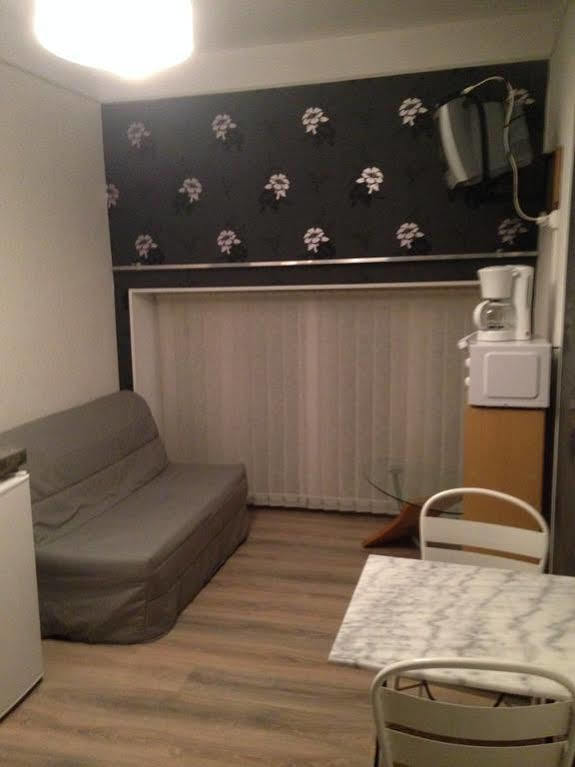 Studio Le Central Виттель Экстерьер фото